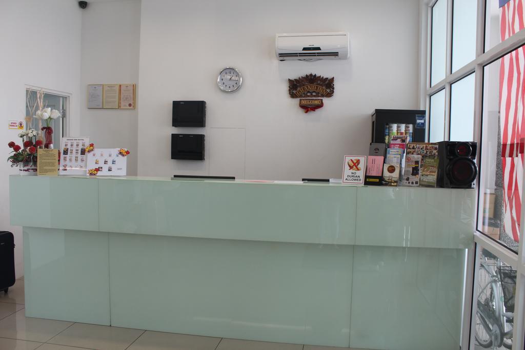 Grand Inn Hotel - Macalister Road George Town Buitenkant foto